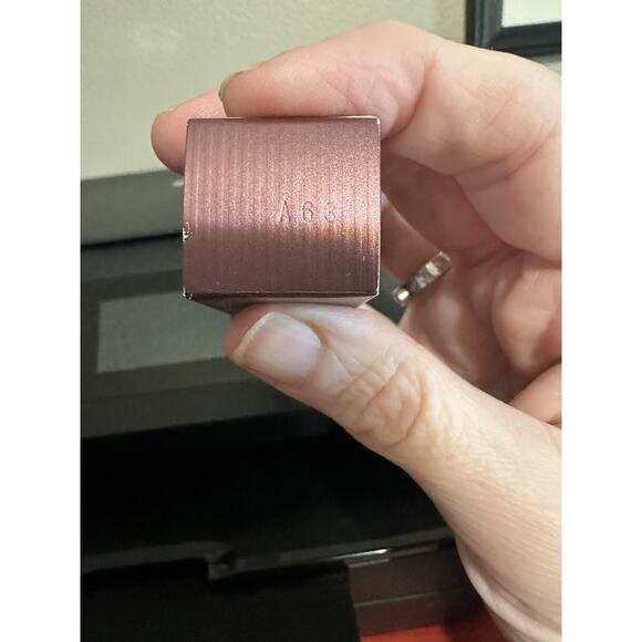 Tom Ford Lip Color Matte Lipstick 02 Rose Petal Full Size Authentic New - Picture 3 of 3